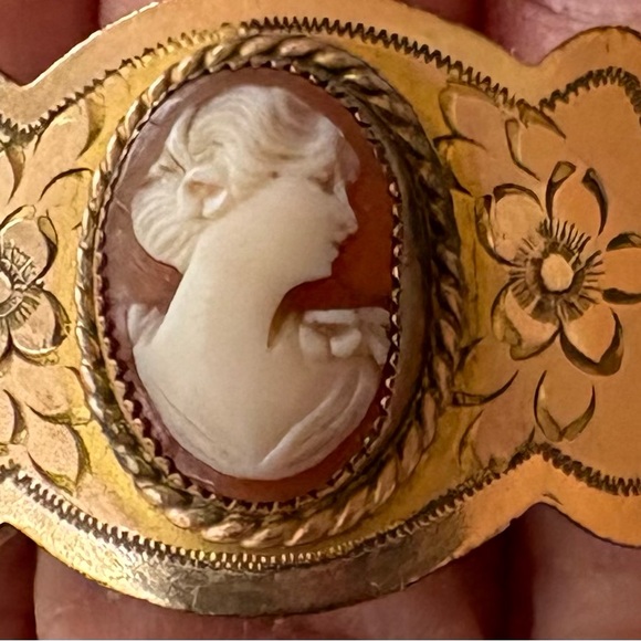 Gorgeous “Carmen” DFB Briggs Cameo Stretch “Sweetheart” Gold-Filled Bracelet - Picture 8 of 16